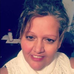 Meet your Posher, Elvia